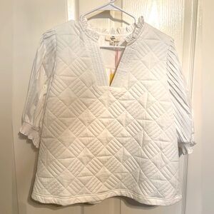 NWT white quilted shirt with puff sleeve, Med.
